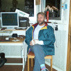 EA90- Arne Hansen på besök efter sin svåra armskada